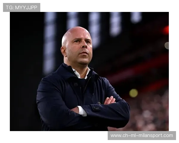 利物浦左路撞墙配合成功，迪亚斯抽射偏出